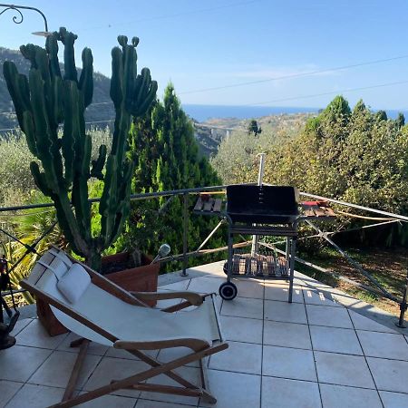 ホテル Ca' Clementine Sasso di Bordighera エクステリア 写真